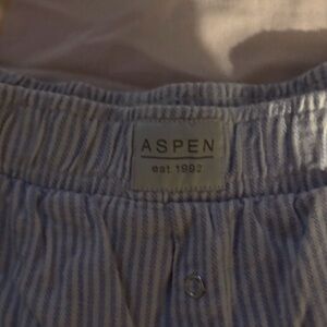 2/25$🍓⭐️ Aspen Blue and White Striped Pants